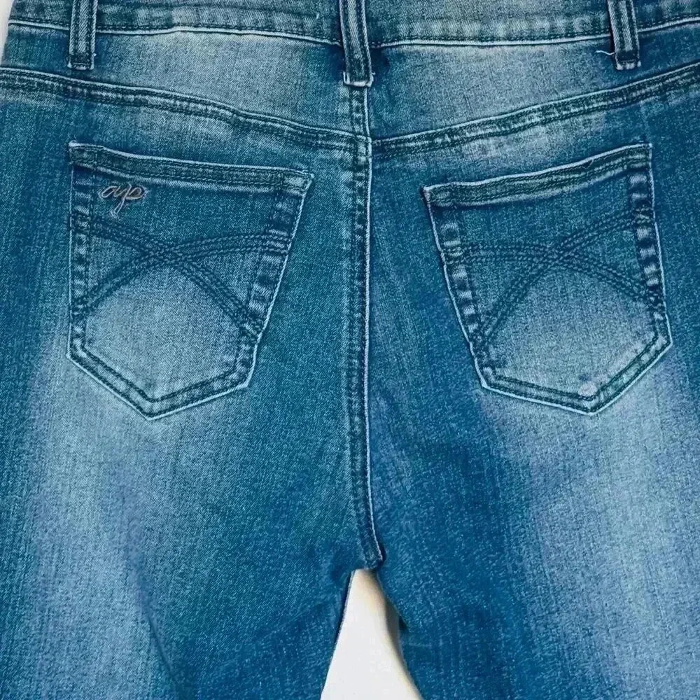 Angel + Premium Kim Fit Women’s Size 6 Stretch Cropped Jeans Embroidered Hems - Picture 5 of 9